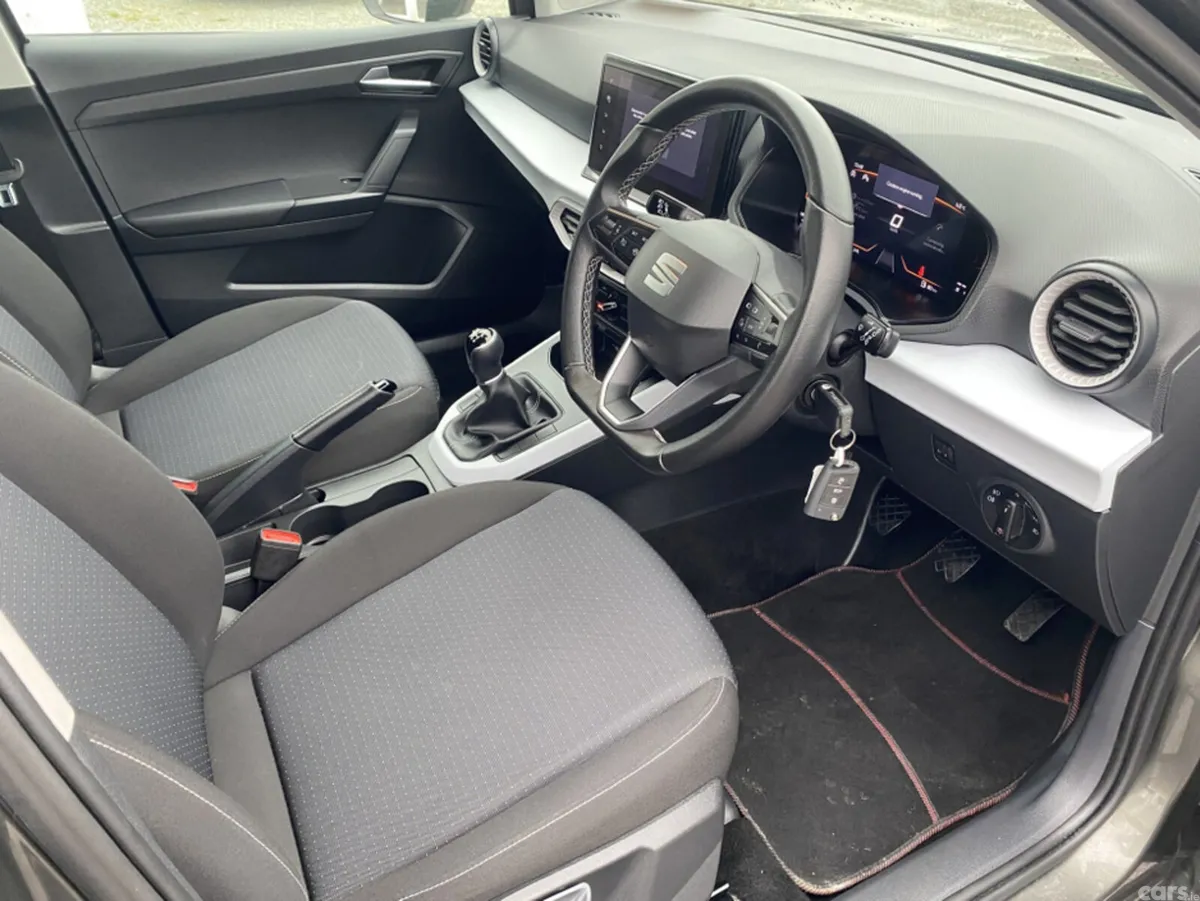 SEAT Arona Hatchback, Petrol, 2025, Green