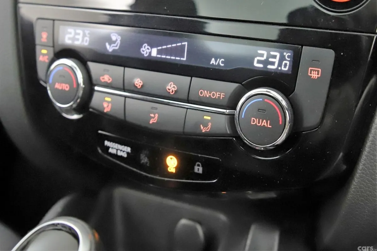 Nissan Qashqai SUV, Diesel, 2021, Black