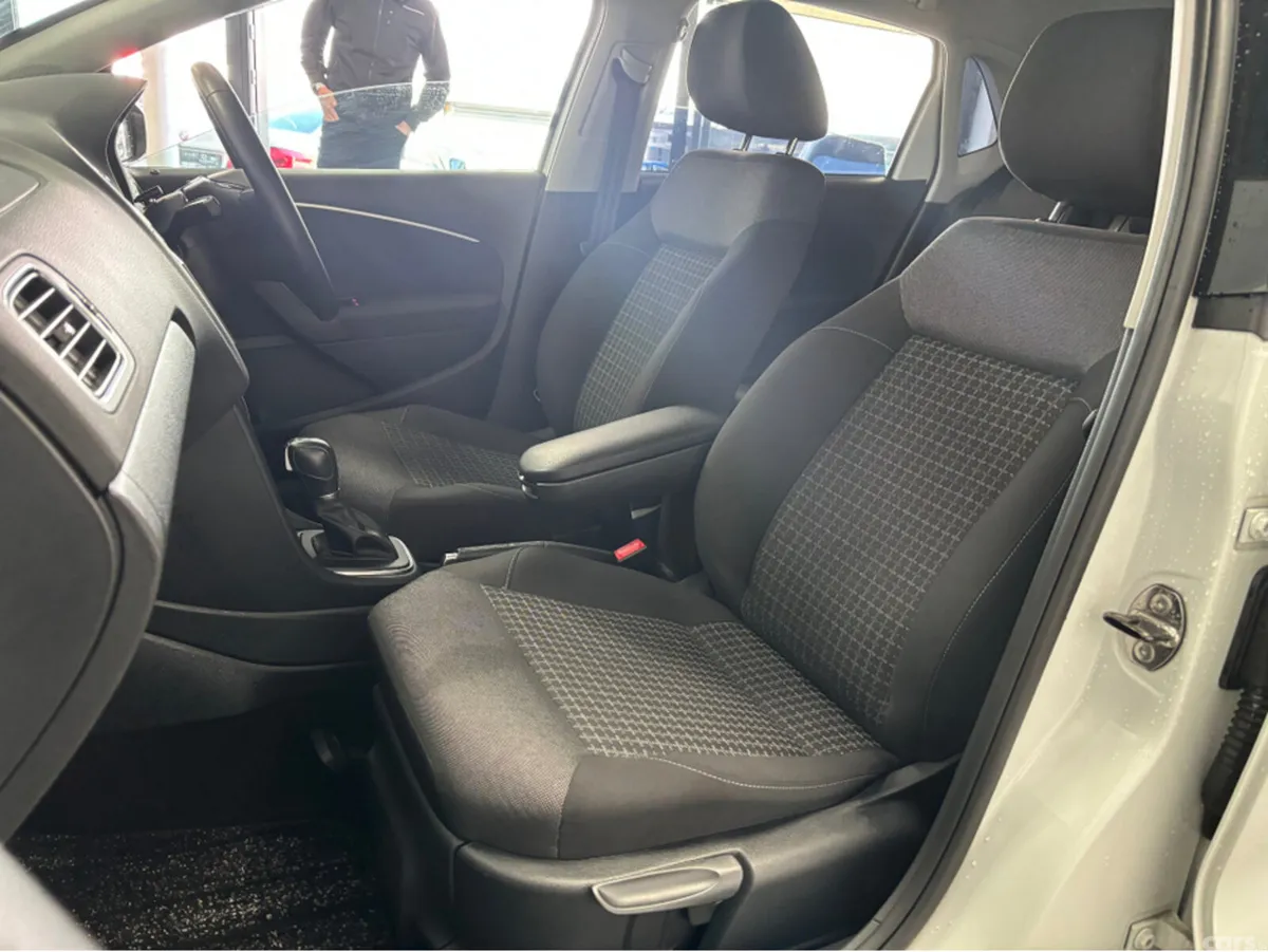 Volkswagen Polo Hatchback, Petrol, 2016, White