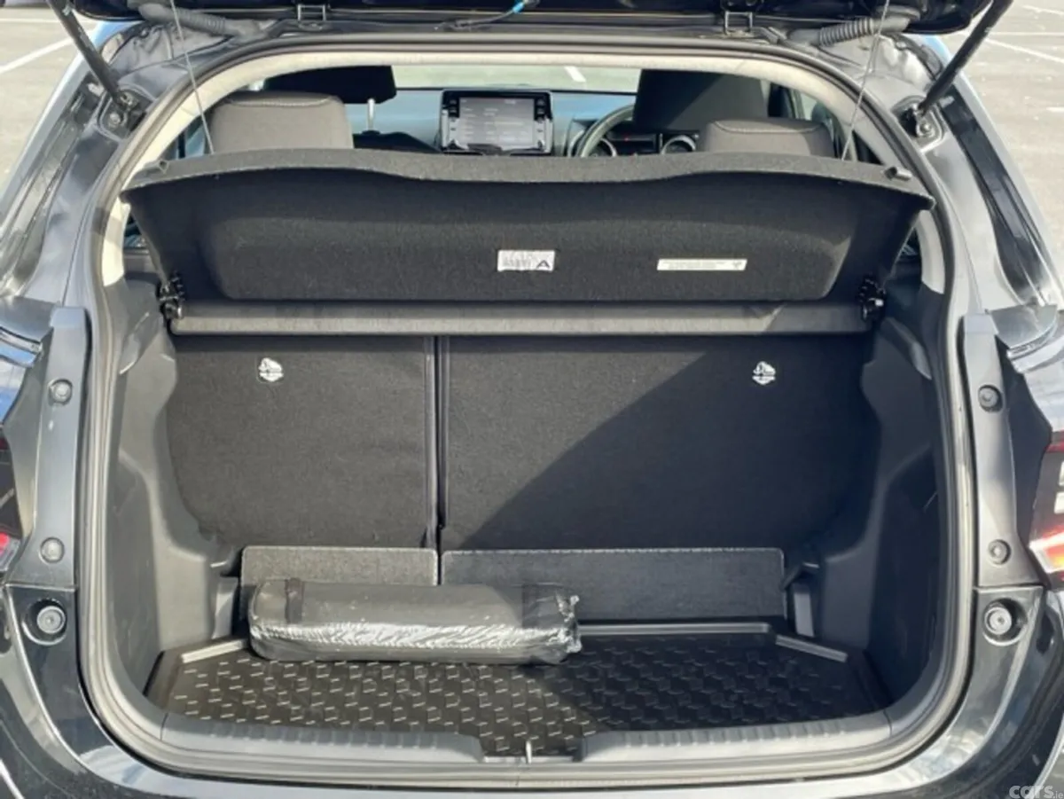 Toyota Yaris Hatchback, Petrol Hybrid, 2023, Black