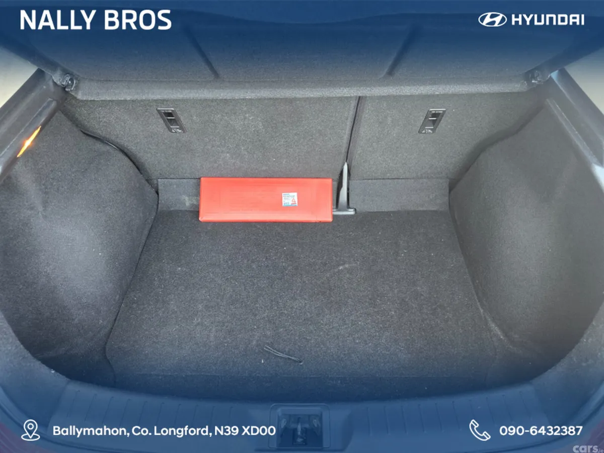 Nissan Pulsar Hatchback, Diesel, 2015, Red