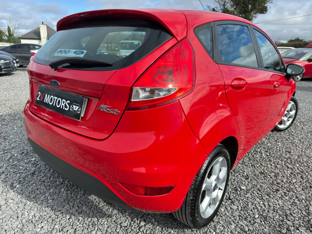 Ford Fiesta Hatchback, Petrol, 2010, Red