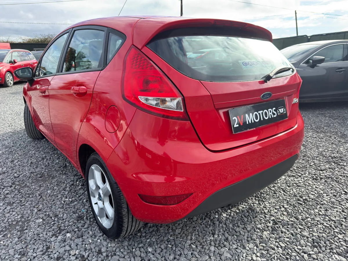 Ford Fiesta Hatchback, Petrol, 2010, Red