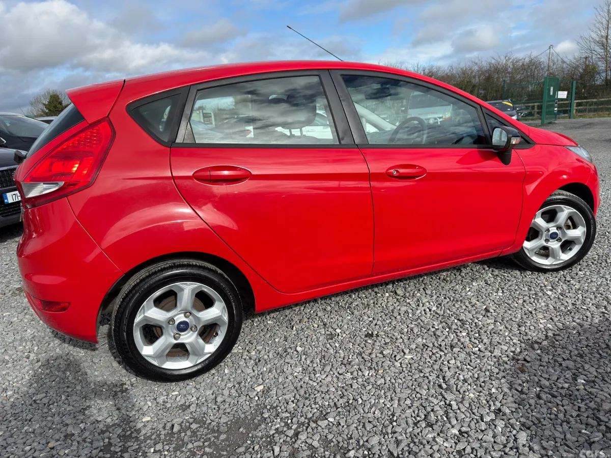 Ford Fiesta Hatchback, Petrol, 2010, Red