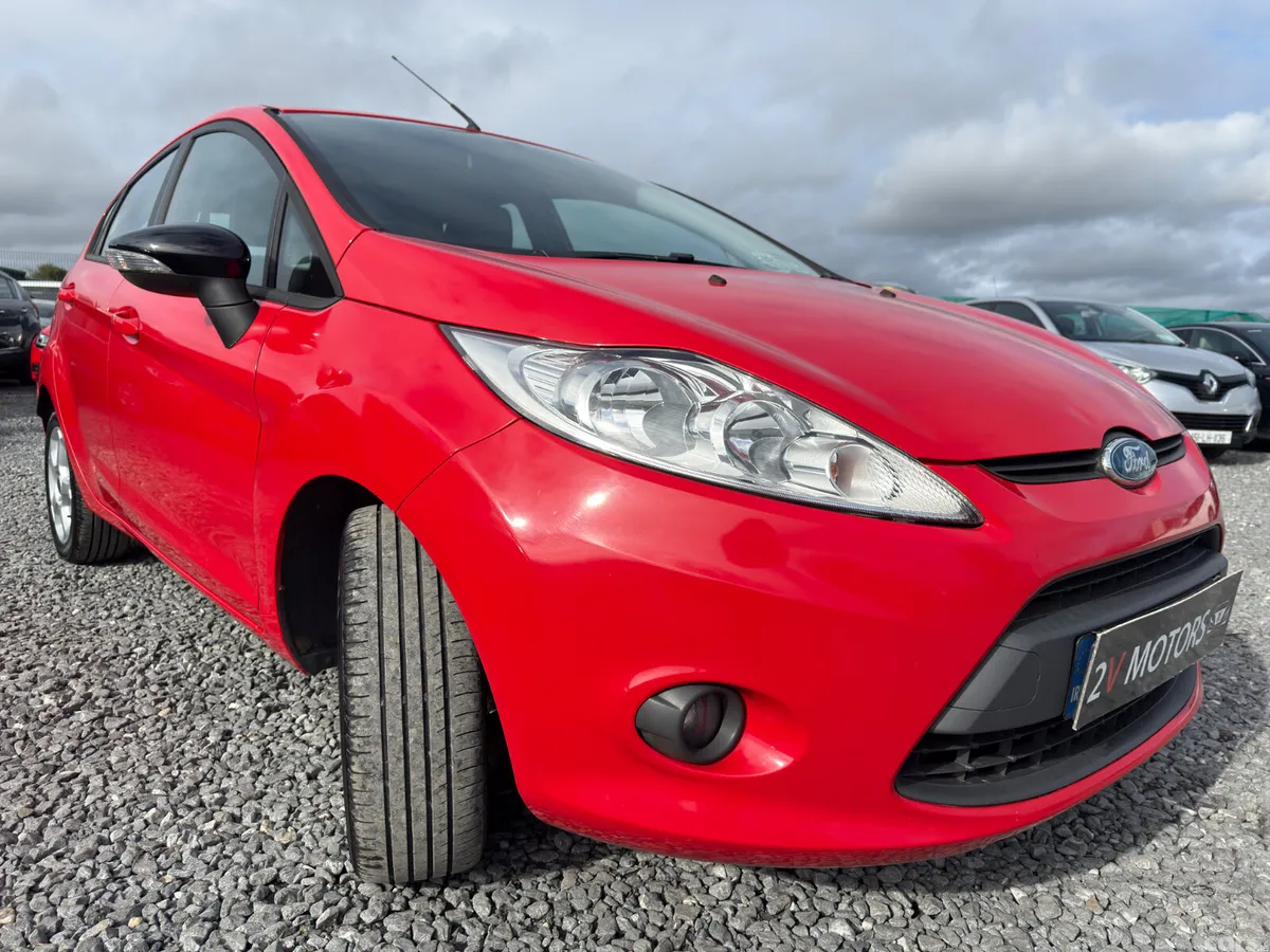 Ford Fiesta Hatchback, Petrol, 2010, Red