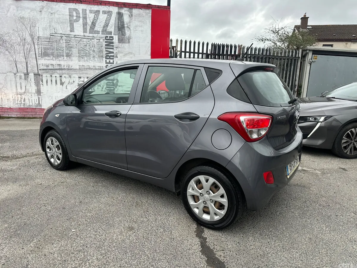 Hyundai i10 Hatchback, Petrol, 2015, Grey