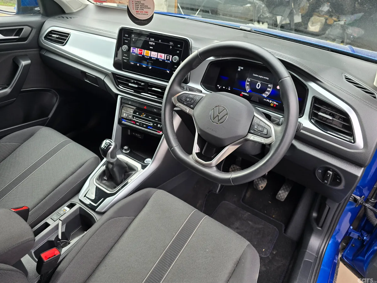 Volkswagen T-Roc SUV, Petrol, 2024, Blue