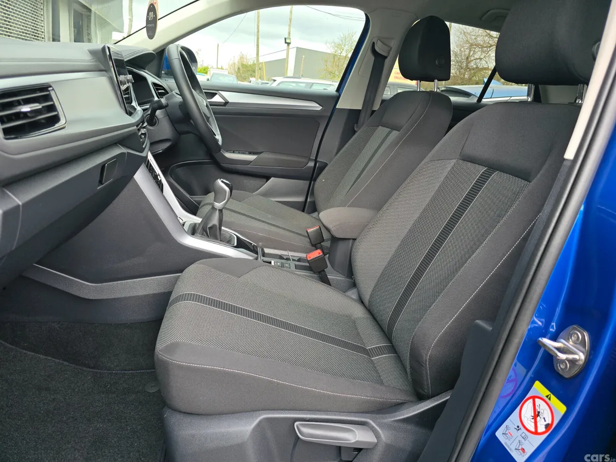 Volkswagen T-Roc SUV, Petrol, 2024, Blue