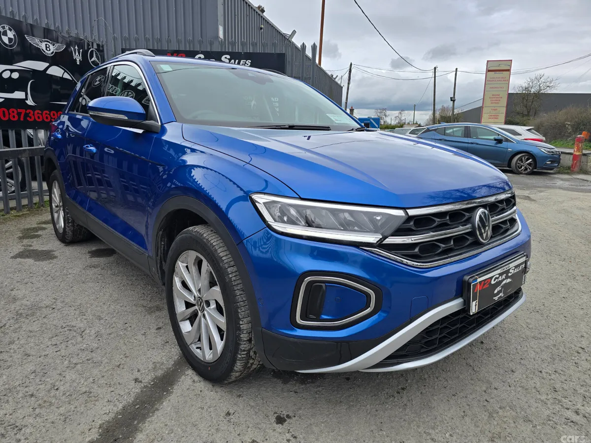 Volkswagen T-Roc SUV, Petrol, 2024, Blue