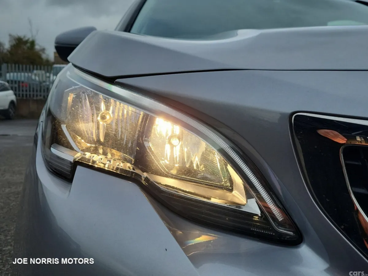 Peugeot 3008 MPV, Petrol, 2021, Grey