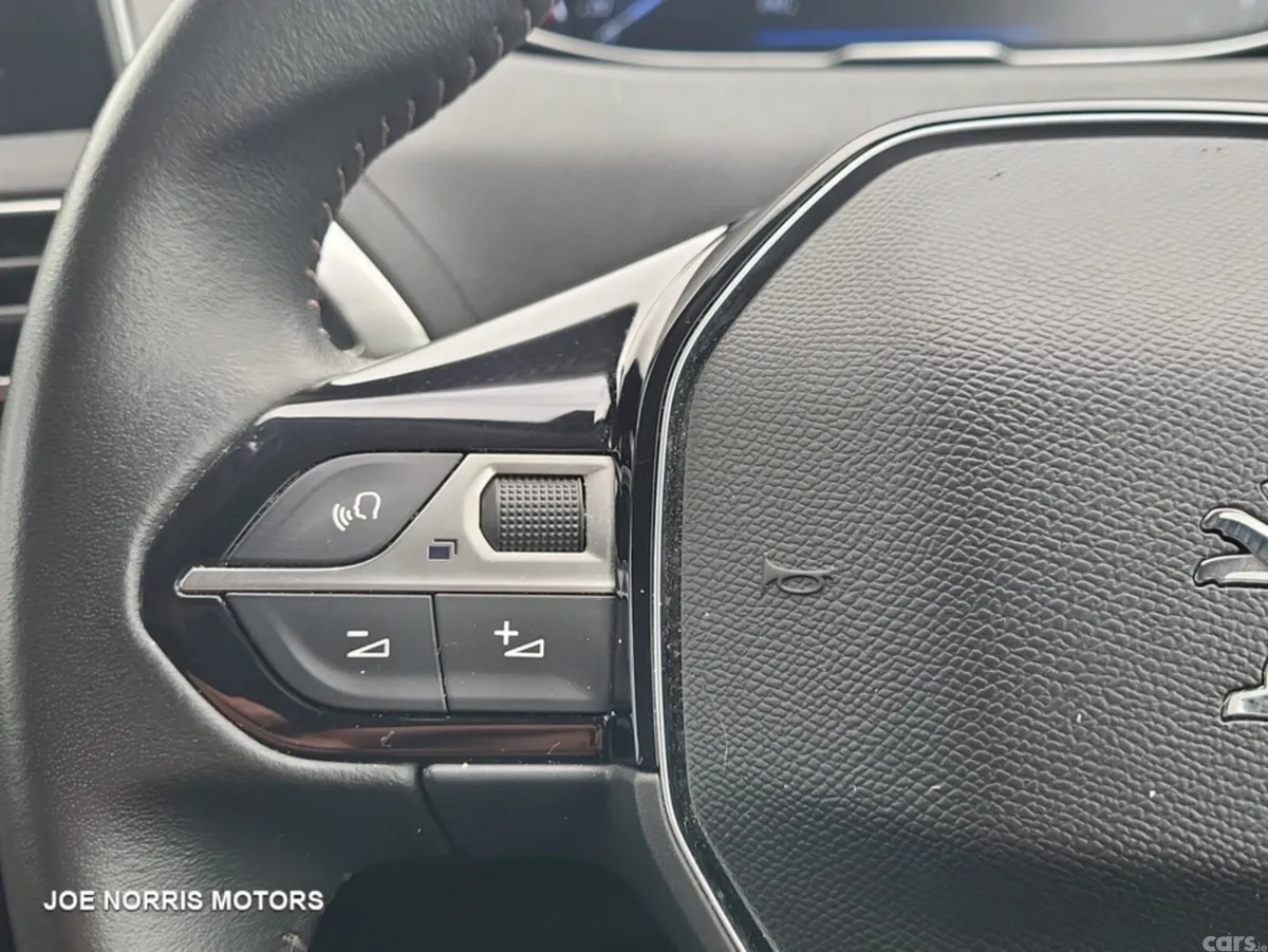 Peugeot 3008 MPV, Petrol, 2021, Grey