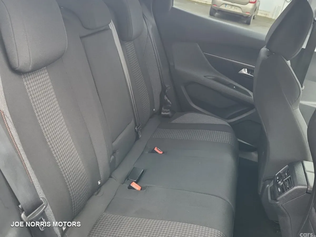 Peugeot 3008 MPV, Petrol, 2021, Grey