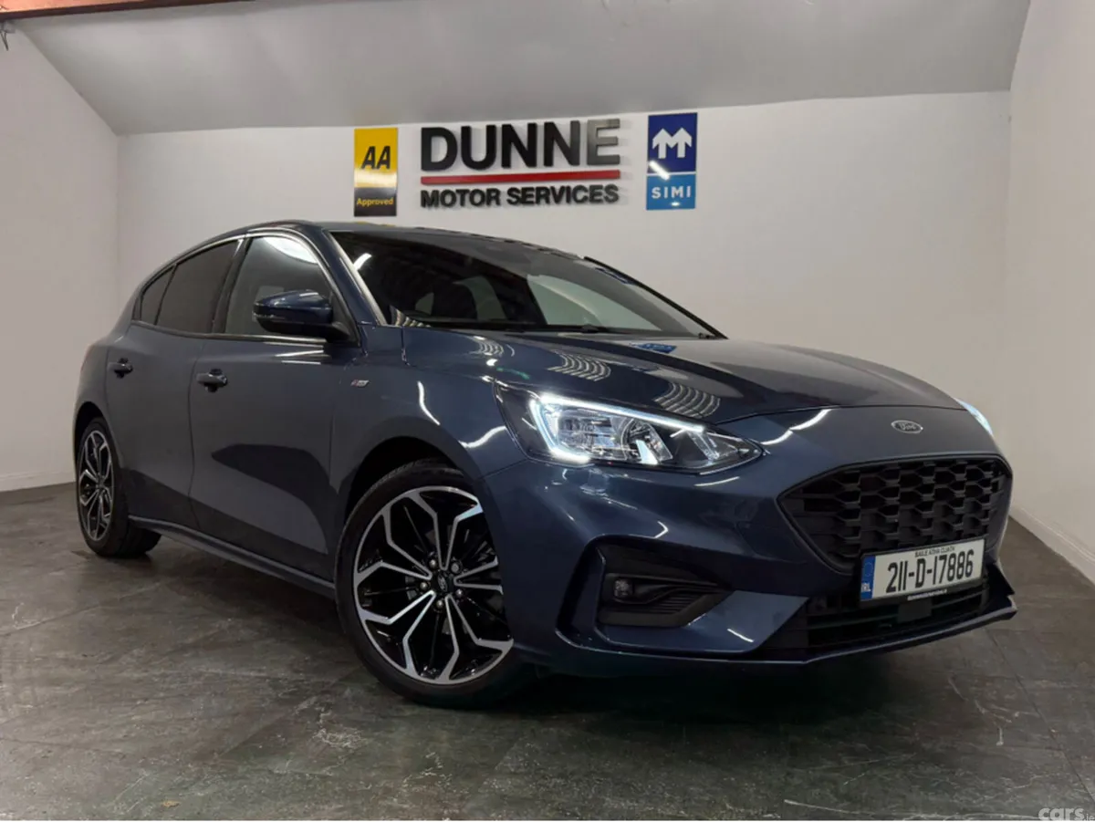 Ford Focus Hatchback, Petrol Hybrid, 2021, Blue