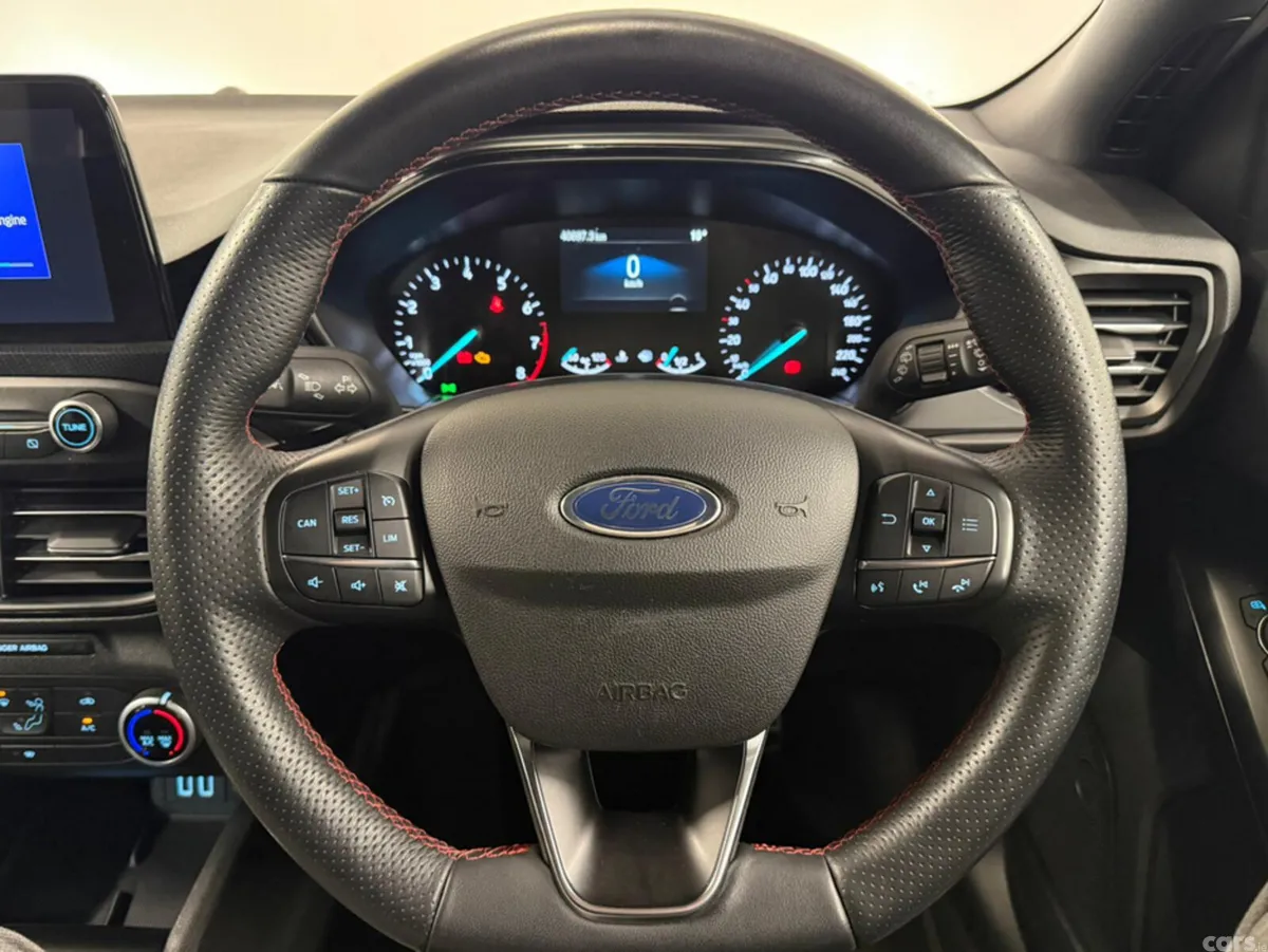 Ford Focus Hatchback, Petrol Hybrid, 2021, Blue