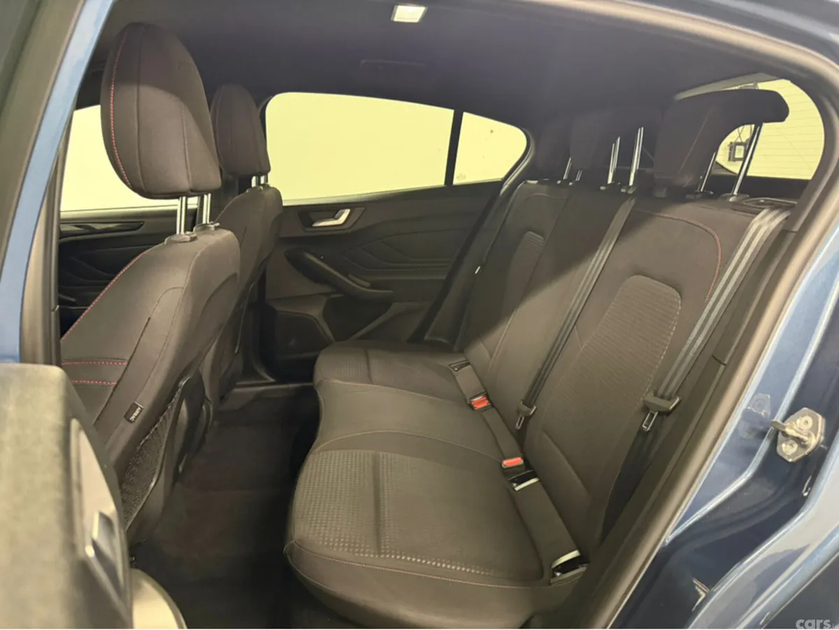 Ford Focus Hatchback, Petrol Hybrid, 2021, Blue