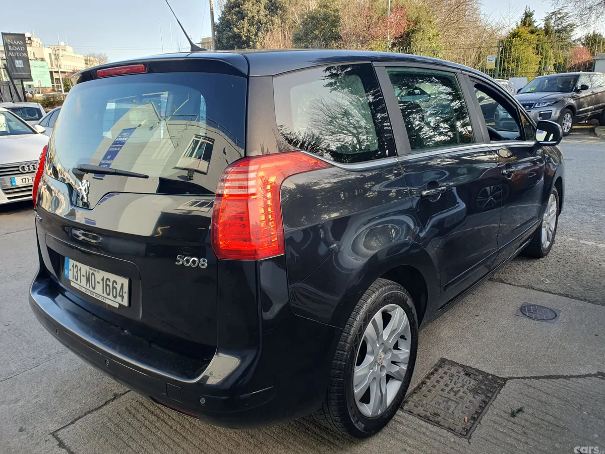 Peugeot 5008 MPV, Diesel, 2013, Black