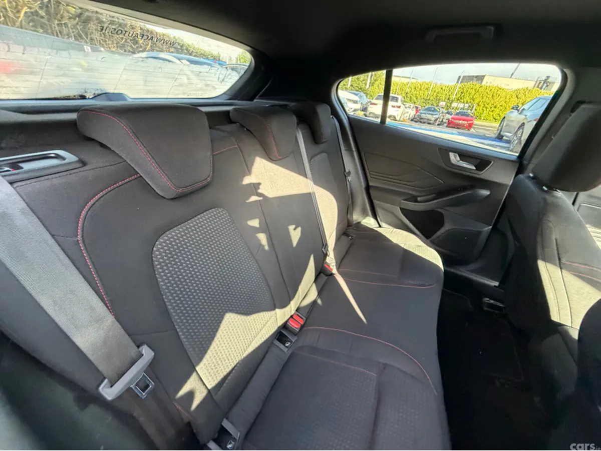Ford Focus Hatchback, Petrol, 2023, Blue