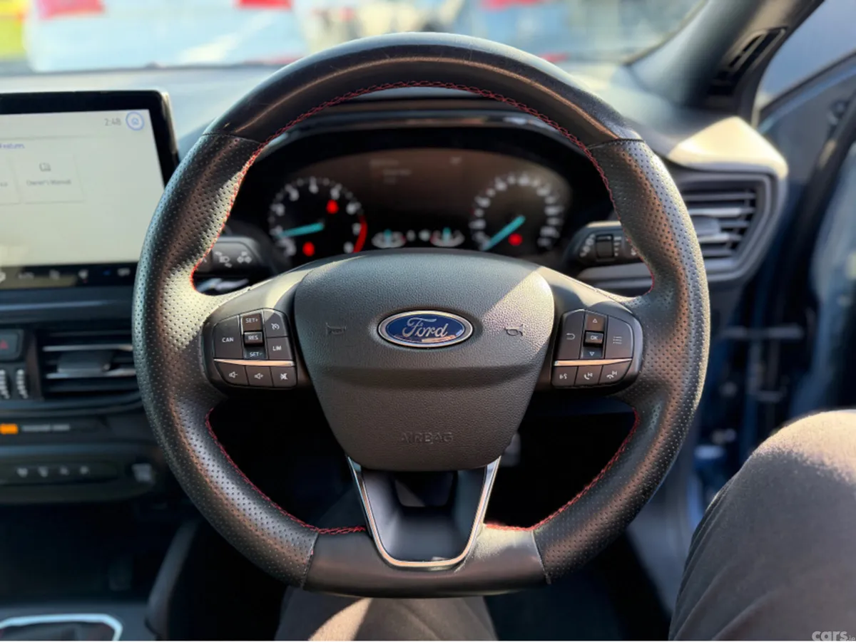 Ford Focus Hatchback, Petrol, 2023, Blue
