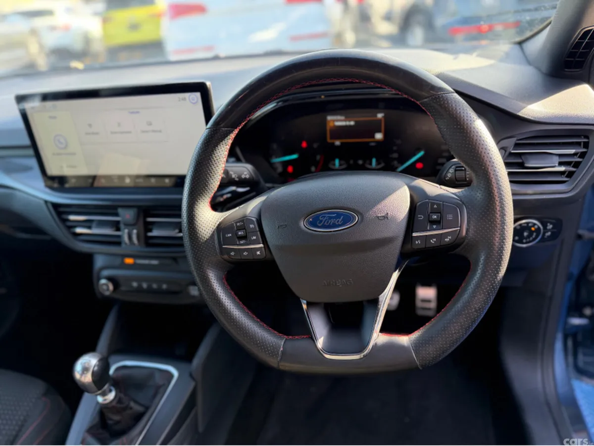 Ford Focus Hatchback, Petrol, 2023, Blue