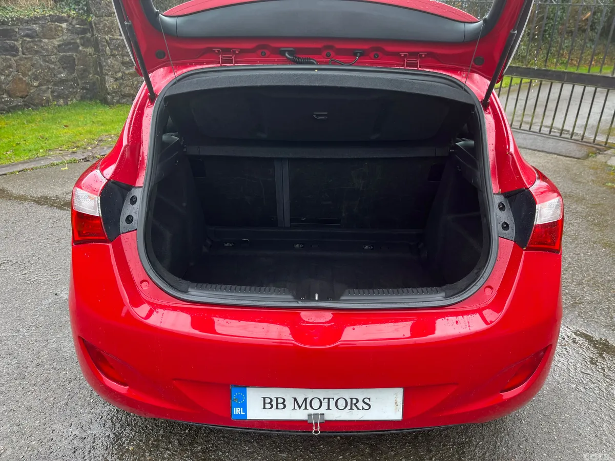Hyundai i30 Hatchback, Diesel, 2014, Red