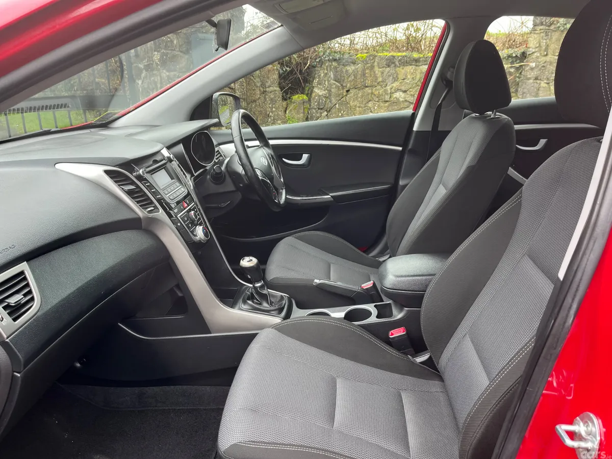 Hyundai i30 Hatchback, Diesel, 2014, Red