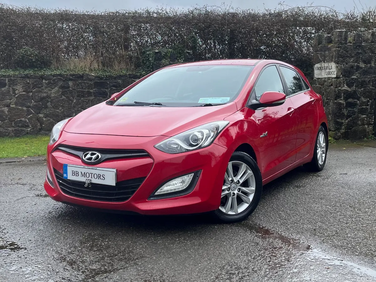 Hyundai i30 Hatchback, Diesel, 2014, Red