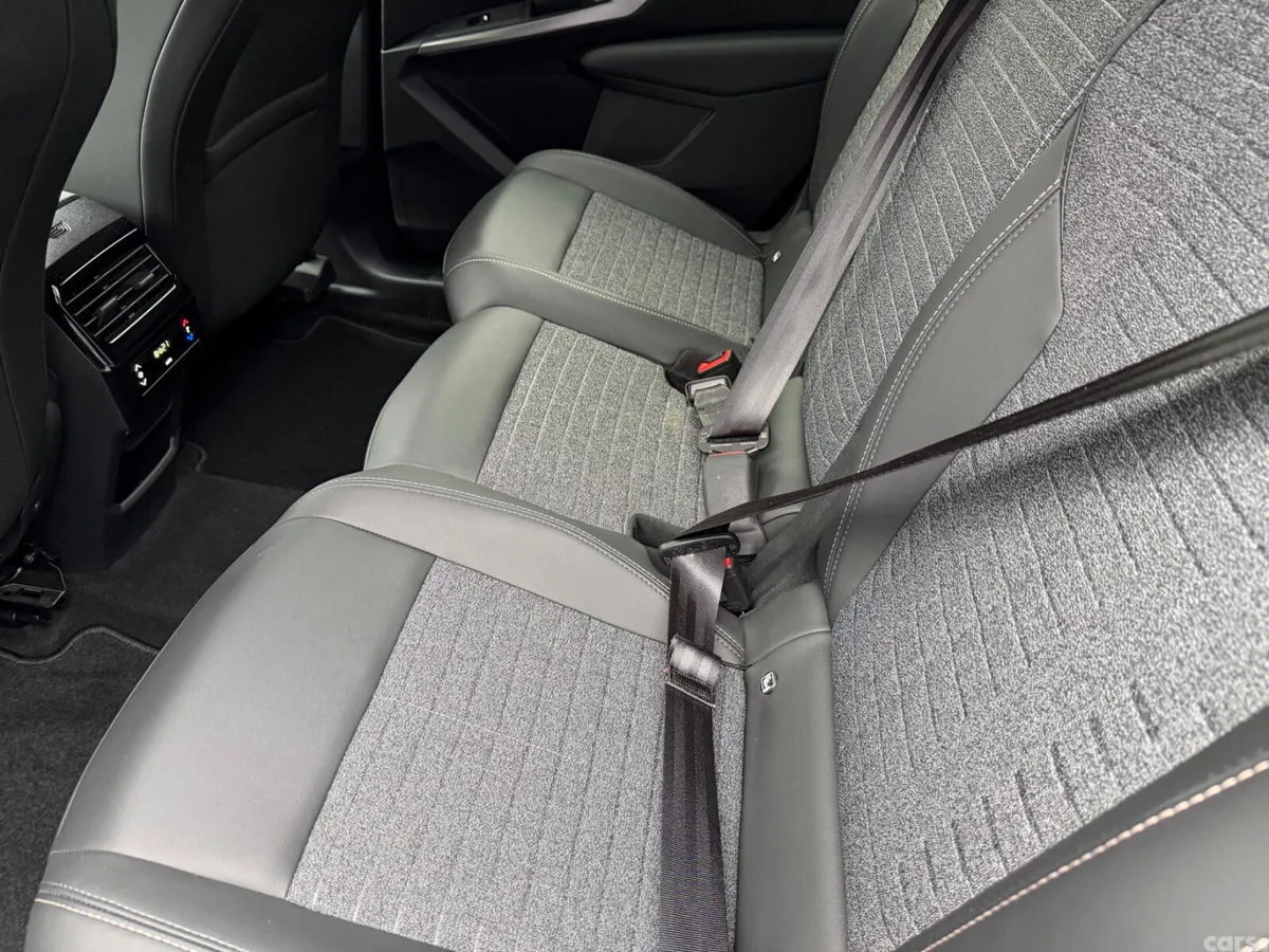 Peugeot 5008 MPV, Petrol, 2025, White