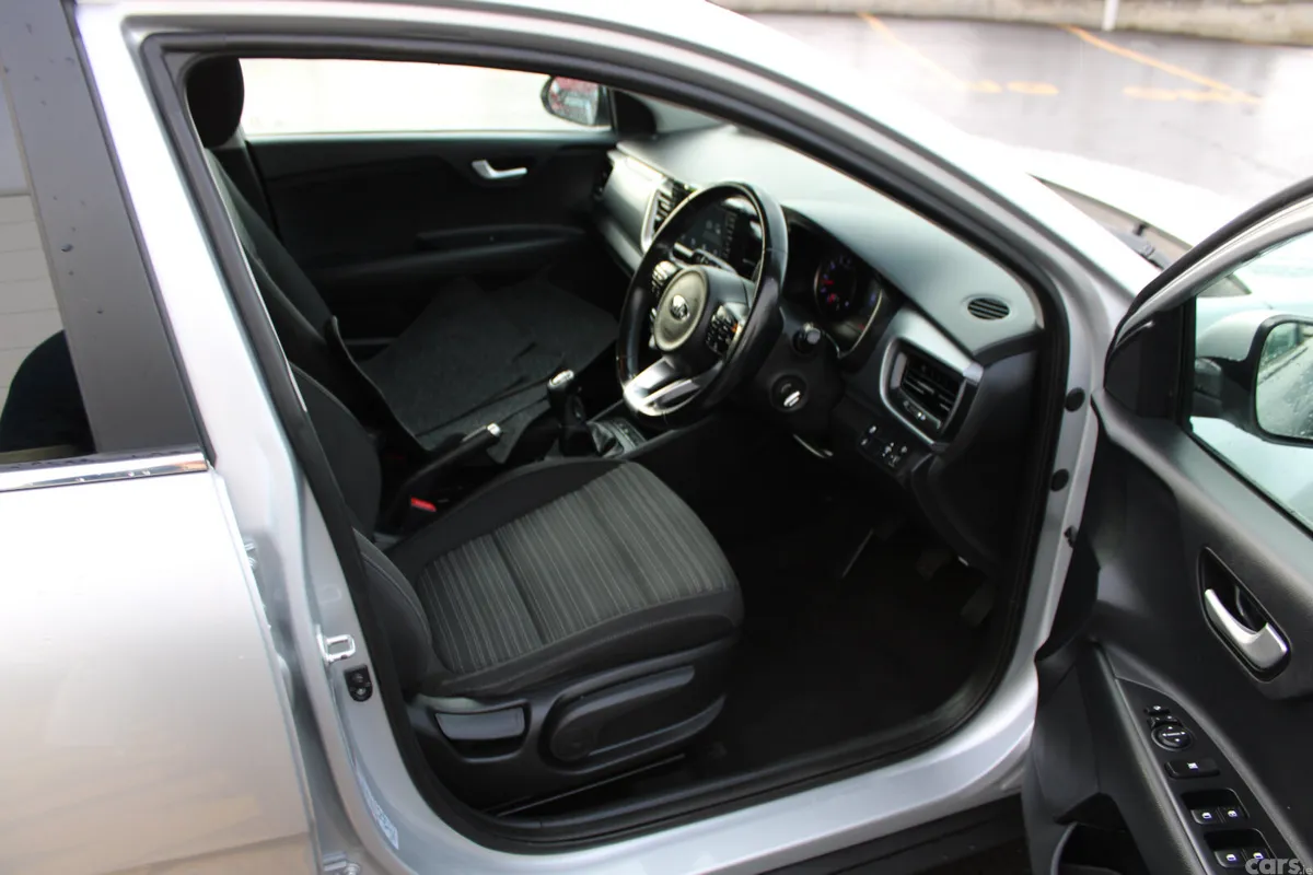 Kia Stonic Estate/Jeep, Petrol, 2019, Grey