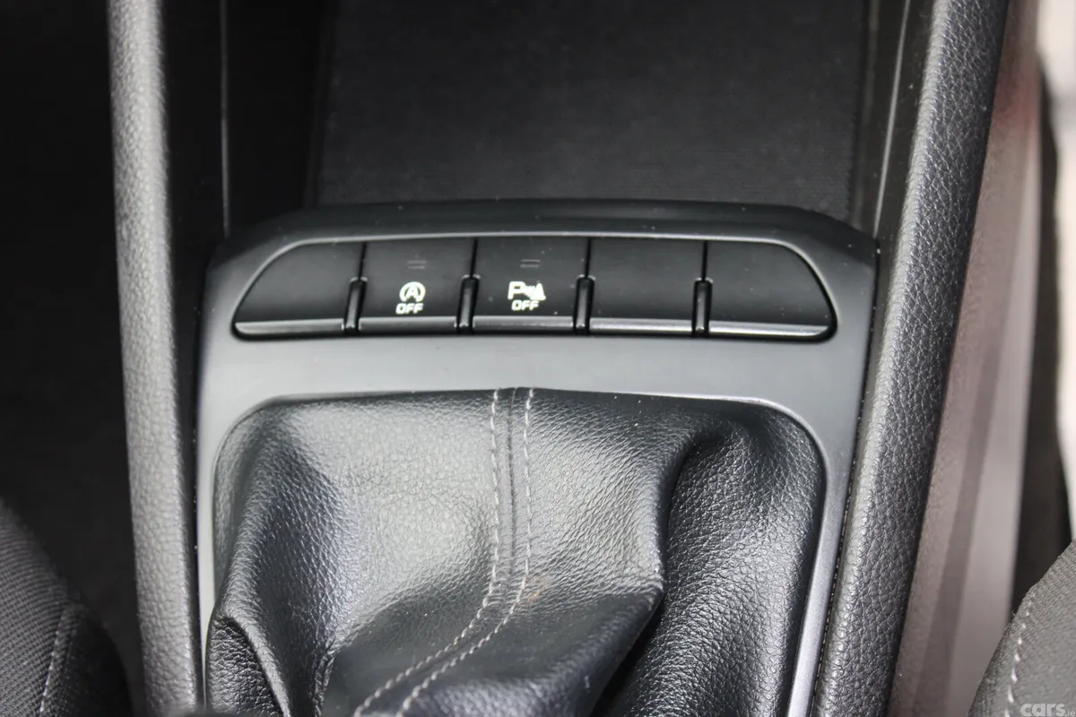 Kia Stonic Estate/Jeep, Petrol, 2019, Grey