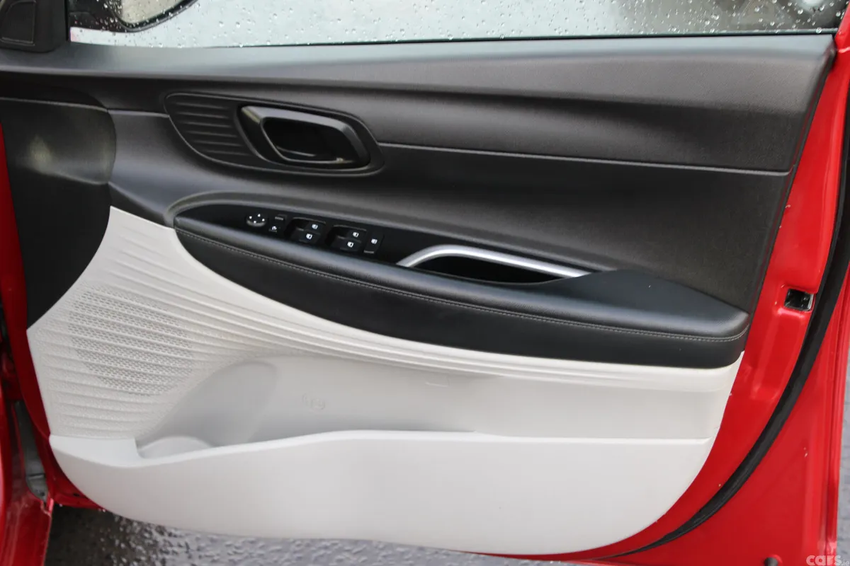 Hyundai i20 Hatchback, Petrol, 2021, Red