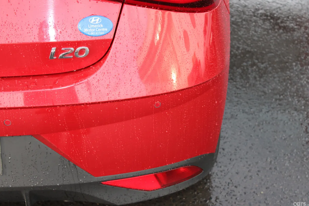 Hyundai i20 Hatchback, Petrol, 2021, Red