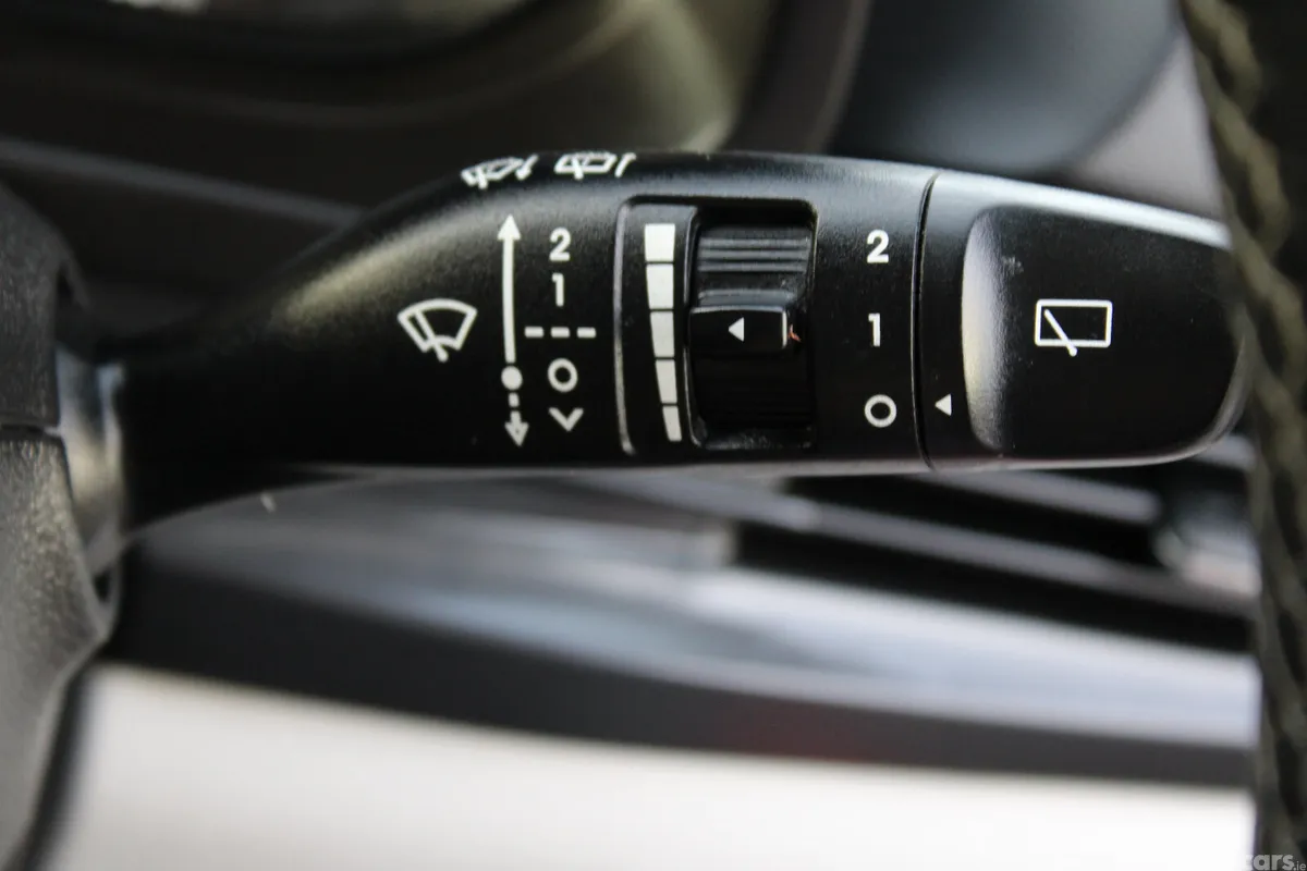 Hyundai i20 Hatchback, Petrol, 2021, Red