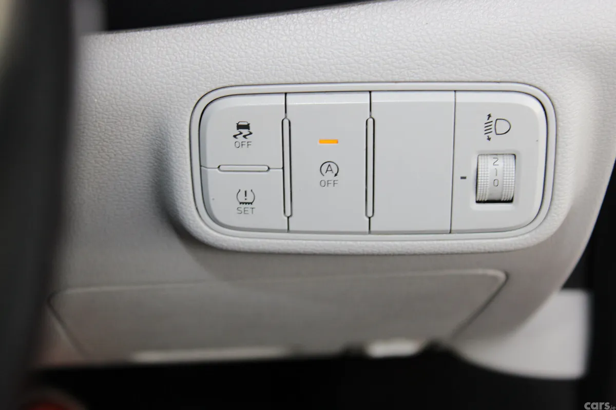 Hyundai i20 Hatchback, Petrol, 2021, Red