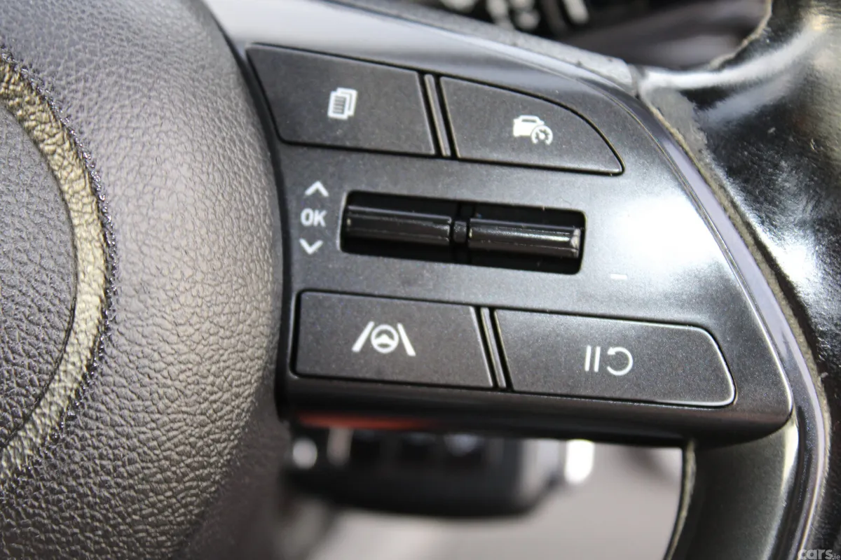 Hyundai i20 Hatchback, Petrol, 2021, Red