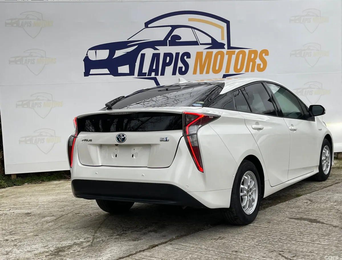 Toyota Prius Hatchback, Petrol Hybrid, 2016, White