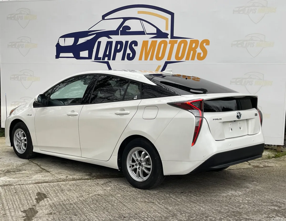 Toyota Prius Hatchback, Petrol Hybrid, 2016, White