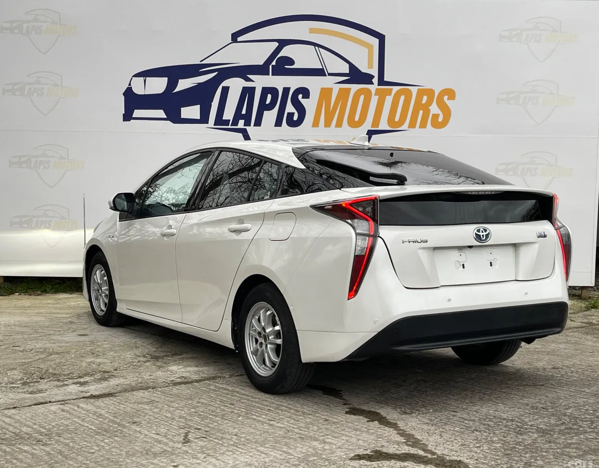 Toyota Prius Hatchback, Petrol Hybrid, 2016, White