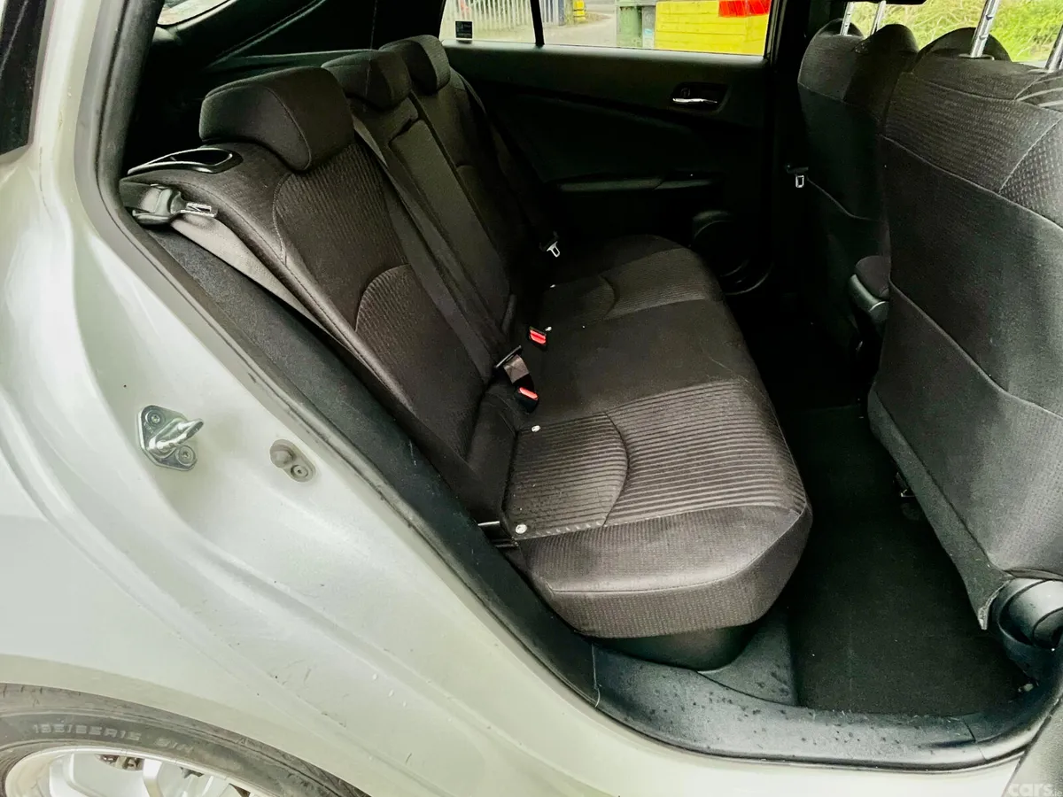 Toyota Prius Hatchback, Petrol Hybrid, 2016, White