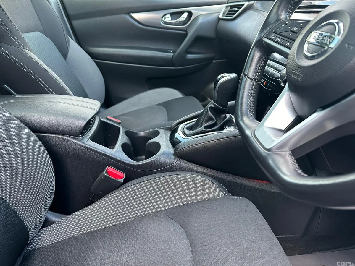 Nissan Qashqai SUV, Diesel, 2019, Grey