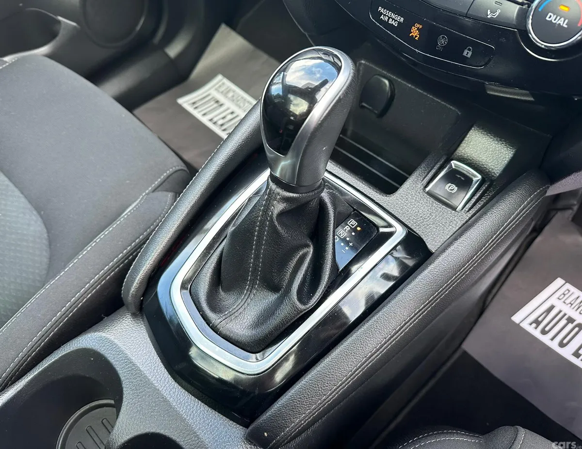 Nissan Qashqai SUV, Diesel, 2019, Grey