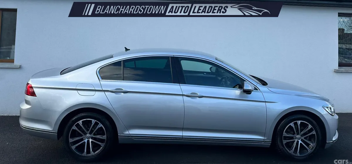 Volkswagen Passat Saloon, Diesel, 2019, Grey