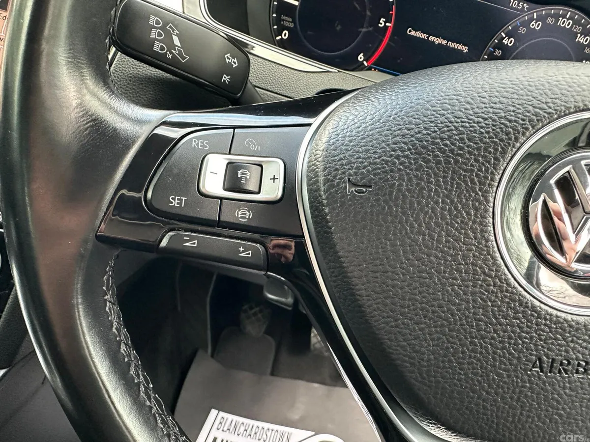 Volkswagen Passat Saloon, Diesel, 2019, Grey