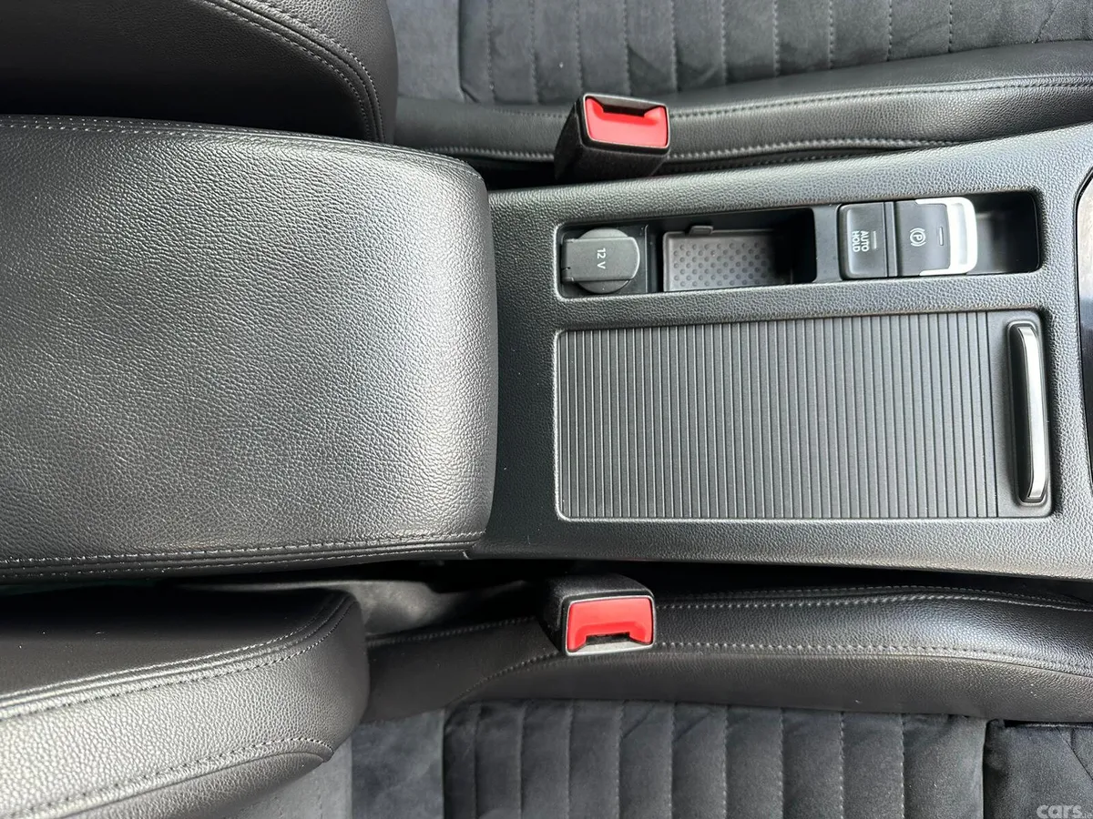 Volkswagen Passat Saloon, Diesel, 2019, Grey