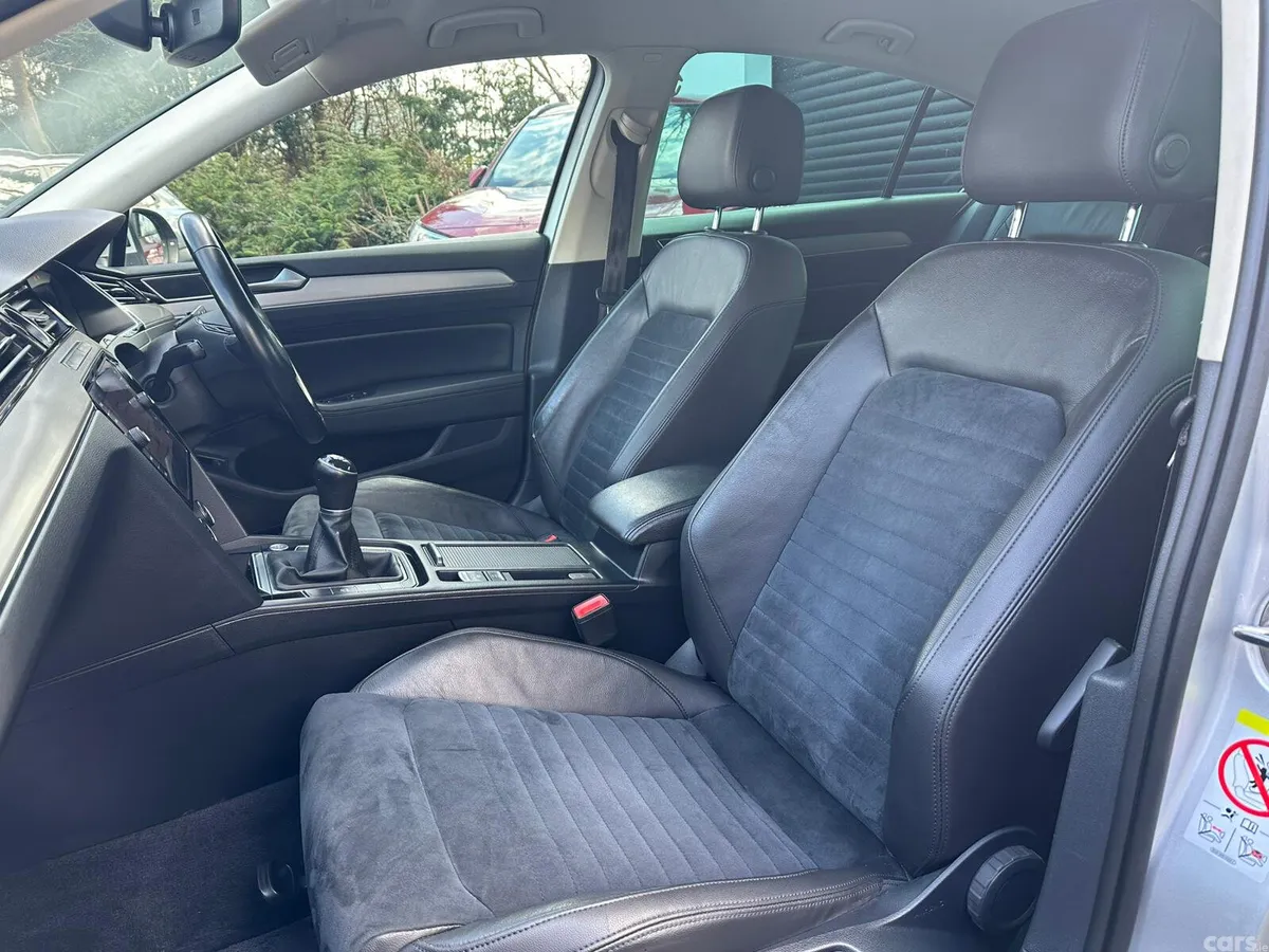 Volkswagen Passat Saloon, Diesel, 2019, Grey