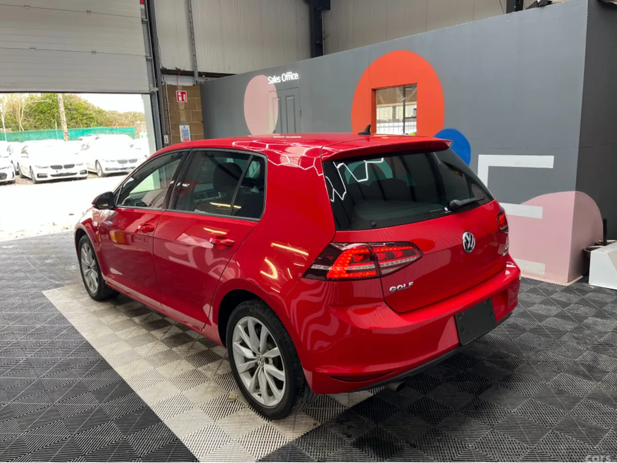 Volkswagen Golf Hatchback, Petrol, 2017, Red