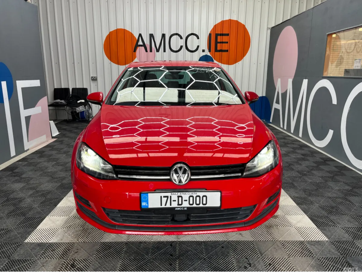 Volkswagen Golf Hatchback, Petrol, 2017, Red