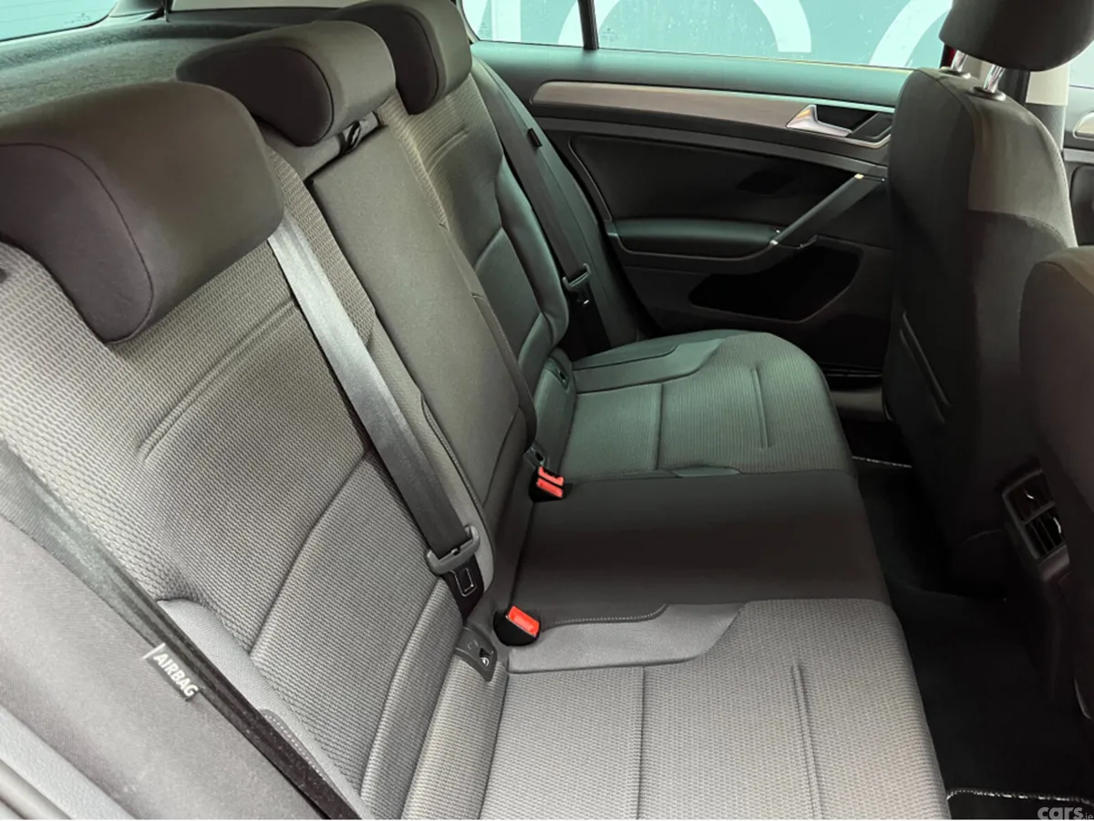Volkswagen Golf Hatchback, Petrol, 2017, Red