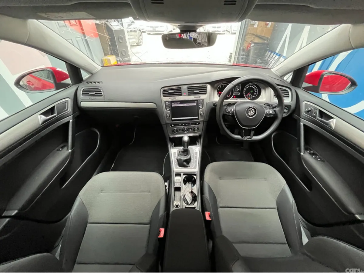 Volkswagen Golf Hatchback, Petrol, 2017, Red