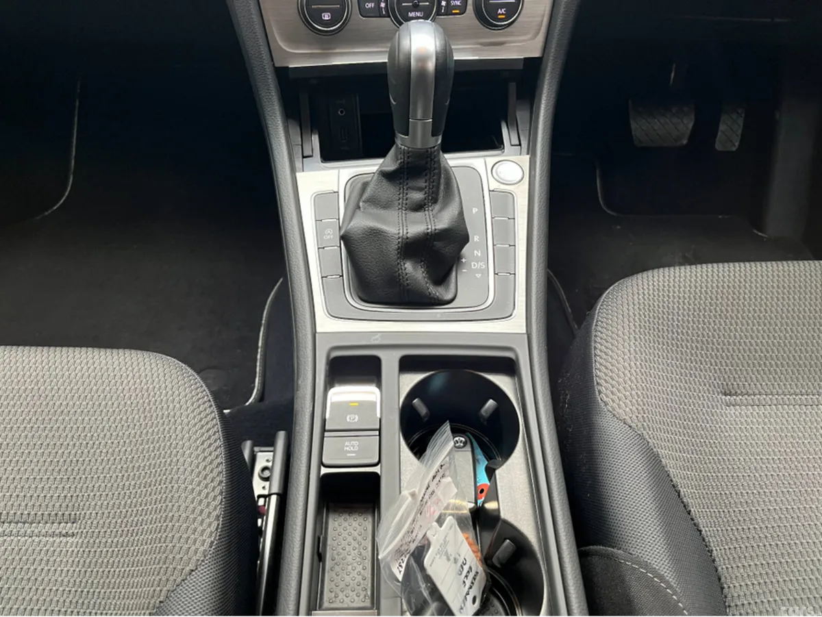 Volkswagen Golf Hatchback, Petrol, 2017, Red