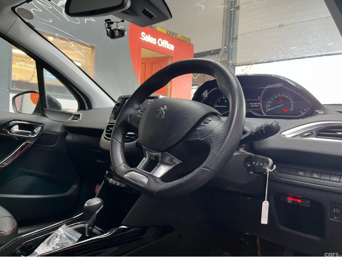 Peugeot 2008 SUV, Petrol, 2020, White